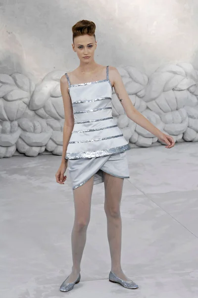 Look 25